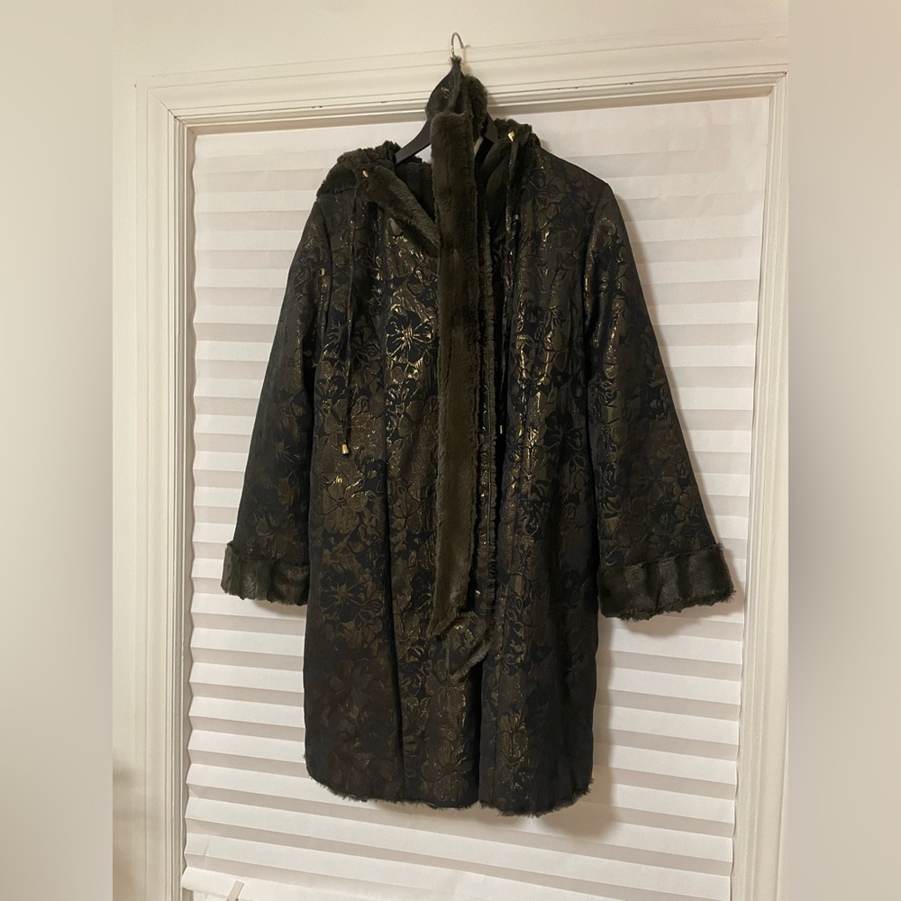 IMAN metallic black and dark green reversible coat